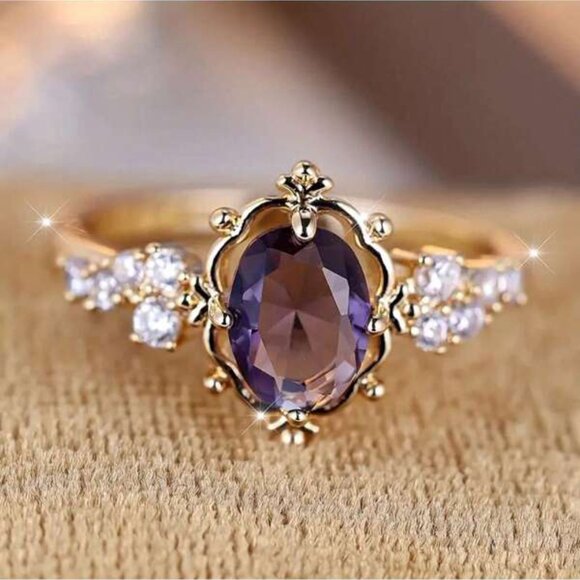 18K Gold Filled Oval Amethyst Vintage Ring - Size 8 - Picture 3 of 3